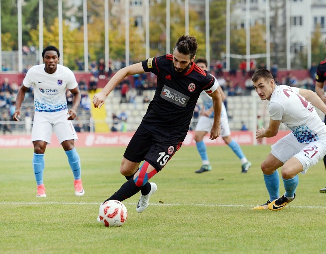 ZİRAAT TÜRKİYE KUPASI 4. TUR MAÇINDA TRABZONSPOR, DEPLASMANDA KARŞILAŞTIĞI ÇORUM BELEDİYESPOR'U 6-0 MAĞLUP EDEREK BİR ÜST TURA YÜKSELDİ. (MUHAMMED MUTTALİP YALÇIN/ÇORUM-İHA)