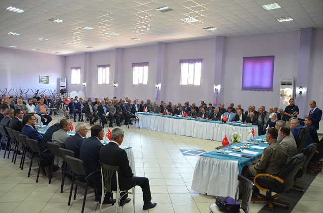 VALİ NECMETTİN KILIÇ, KARGI İLÇESİNİ ZİYARET EDEREK MUHTARLAR VE VATANDAŞLARLA BİR ARAYA GELDİ (TURAN OZAN ACAR/ÇORUM-İHA)
