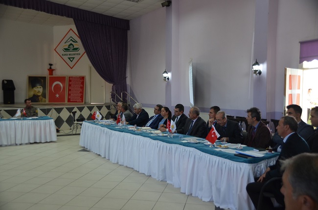 VALİ NECMETTİN KILIÇ, KARGI İLÇESİNİ ZİYARET EDEREK MUHTARLAR VE VATANDAŞLARLA BİR ARAYA GELDİ (TURAN OZAN ACAR/ÇORUM-İHA)