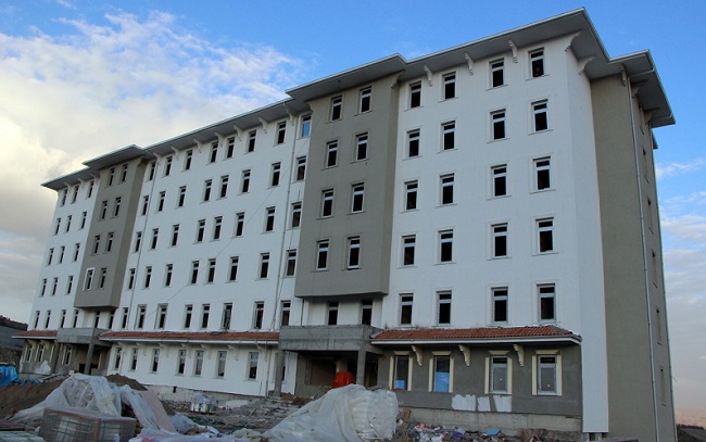 ÖĞRENCİLERE MANZARALI YURT