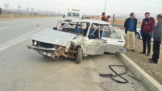 ÜZÜCÜ KAZADA 4 KİŞİ YARALANDI