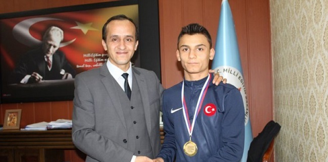 LİSELİ GÜREŞÇİ BALKAN ŞAMPİYONU OLDU