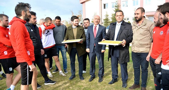 NEZİH KAYIŞOĞLU AĞIZLARI TATLANDIRDI