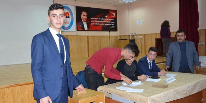 ÇORUM ÖĞRENCİ MECLİS BAŞKANI OLDU