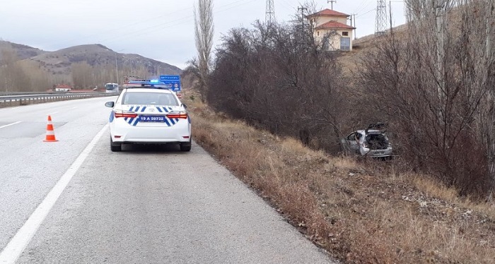 ŞARAMPOLE DEVRİLDİ: 3 YARALI
