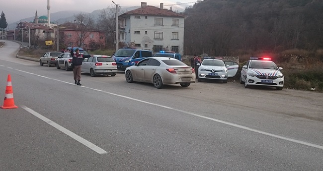 FİRARİ YOL KONTROLÜNDE YAKALANDI