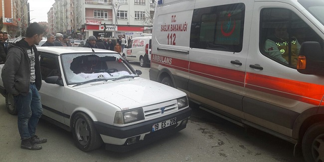 OTOMOBİL YAYAYA ÇARPTI