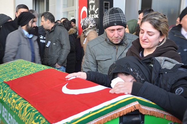 GENÇ SAĞLIKÇIYA HÜZÜNLÜ TÖREN