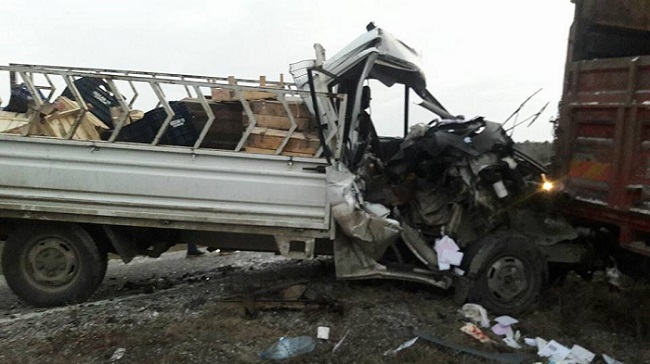 KAMYONA ARKADAN ÇARPTI: 1 YARALI