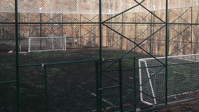 DERİNÖZ KÖYÜNE HALI SAHA YAPILDI