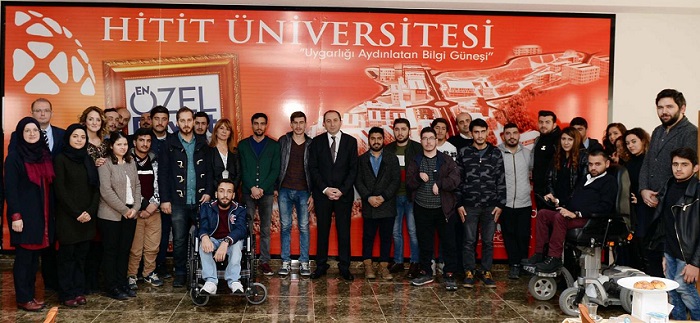 REKTÖR ALKAN ÖĞRENCİLERLE BULUŞTU