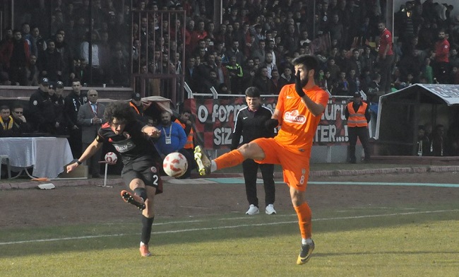 KENDİ EVİMİZDE PUAN KAYBETTİK