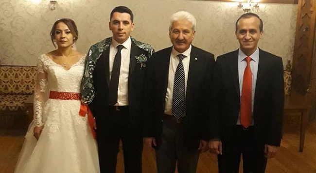 KOMUTAN DÜNYA EVİNE GİRDİ