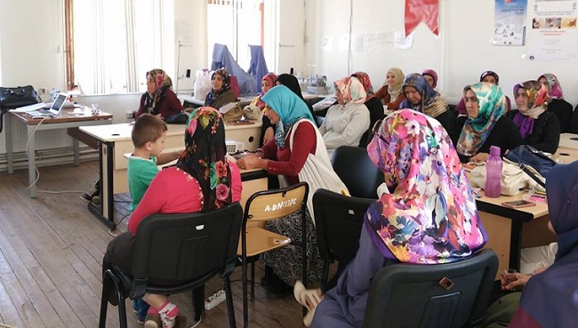 GİRİŞİMCİ KADINLAR SERTİFİKALARINI ALDI