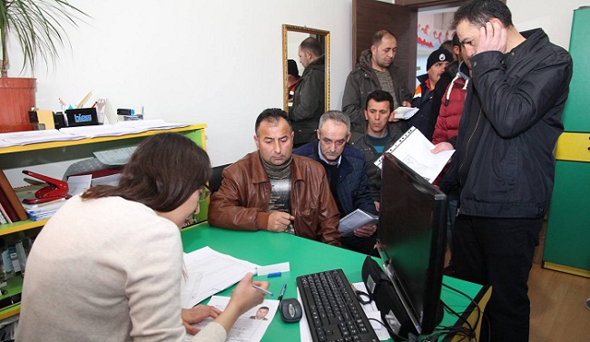 TAŞERON İŞÇİLER KADRO KUYRUĞUNDA