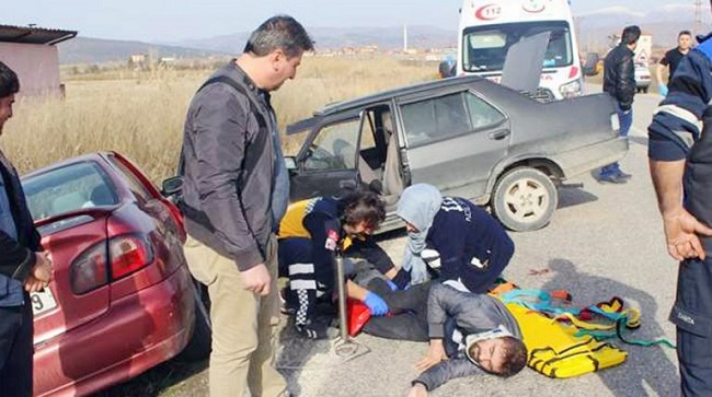 KAFA KAFAYA ÇARPIŞTILAR: 7 YARALI