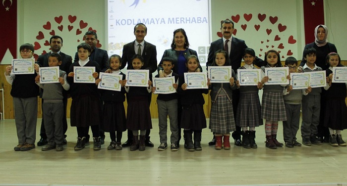 ÜRETEN BİR NESİL HEDEFLİYORUZ