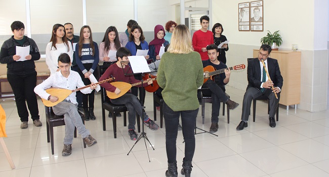 MUKADDER AKAYDIN’DA RENKLİ KAPANIŞ