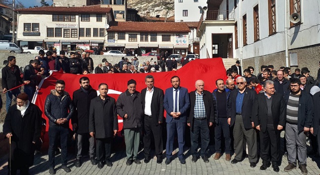 ŞEHİTLER İÇİN TEK YÜREK OLDULAR