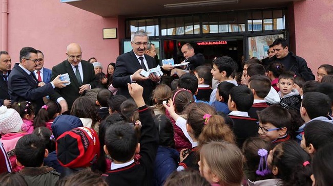 ÖĞRENCİLERİN HEYECANINA ORTAK OLDU