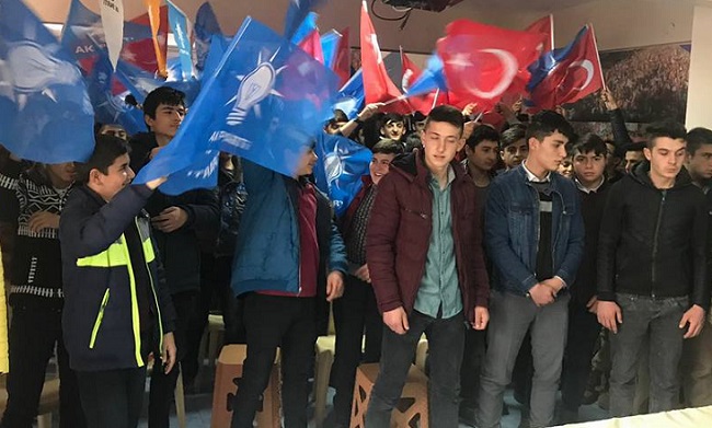 TÜRKİYE GENÇLERLE GÜÇLENİYOR