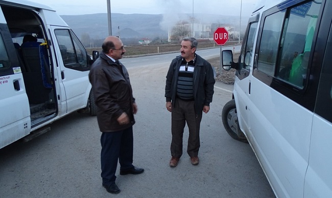 MÜDÜR ÖĞRENCİ SERVİSLERİNİ DENETLEDİ