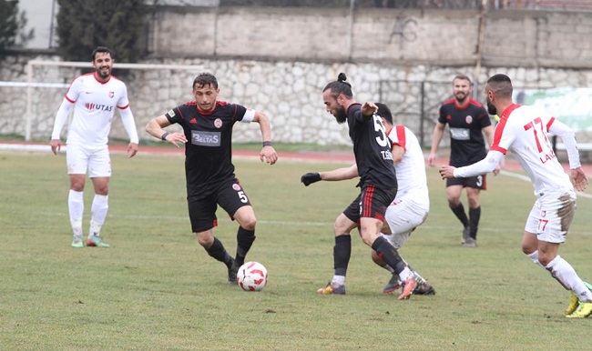 ÇORUM LİDER UŞAK’A BOYUN EĞDİ
