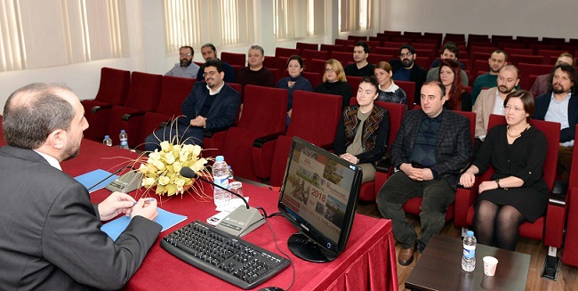 ÜNİVERSİTE EKTİĞİNİ BİÇMEYE BAŞLADI