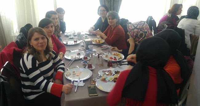 8 MART KADINLAR GÜNÜNÜ KUTLADILAR