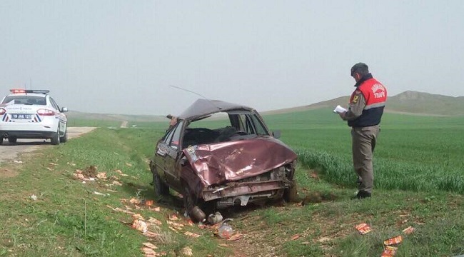 LASTİK PATLAYINCA KAZA YAPTI: 5 YARALI