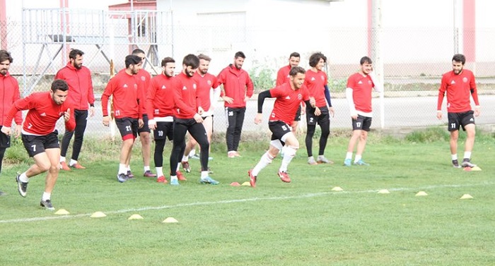 YÖNETİM FUTBOLCULARA CEZA YAĞDIRDI