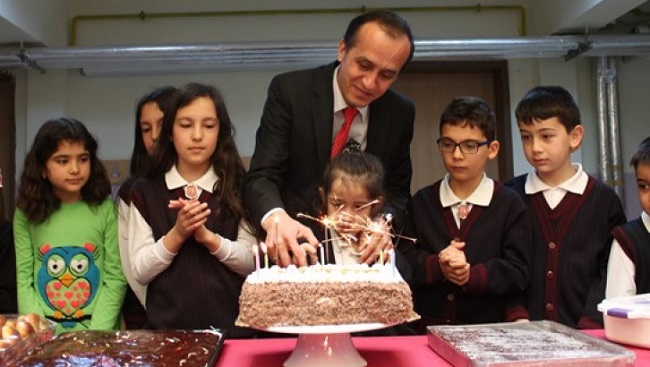 528 ÖĞRENCİNİN DOĞUM GÜNÜ KUTLANDI