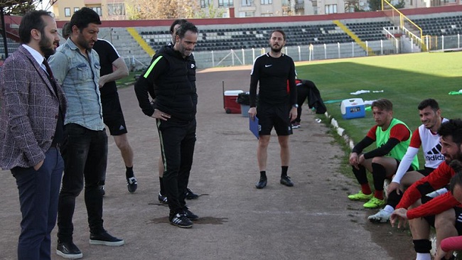 KULÜP BAŞKANI FUTBOLCULARI UYARDI