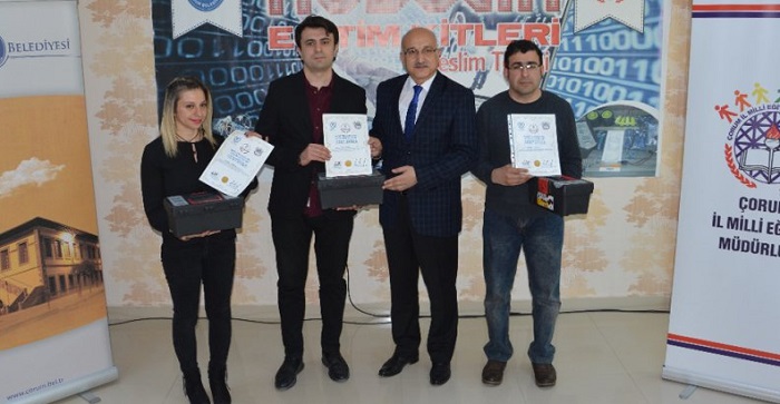 ÖĞRENCİLERE ROBOTİK KİTLER VERİLDİ