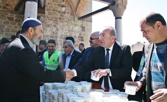ŞAHİNER TÜRKEŞ İÇİN MEVLİT OKUTTU