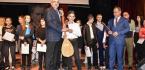 AYBÜKE ÖĞRETMEN TÜRKÜLERLE ANILDI