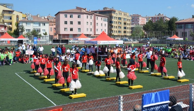 ÇOCUK OYUNLARI ŞENLİĞİ BAŞLADI