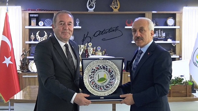 GÜL’DEN ŞAHİNER’E NEZAKET ZİYARETİ