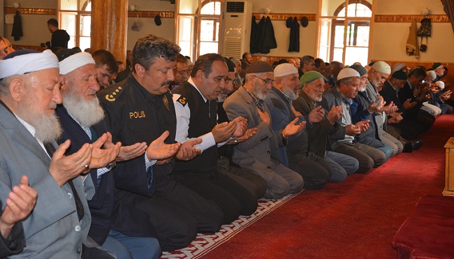 ŞEHİT POLİSLER İÇİN MEVLİT OKUTULDU