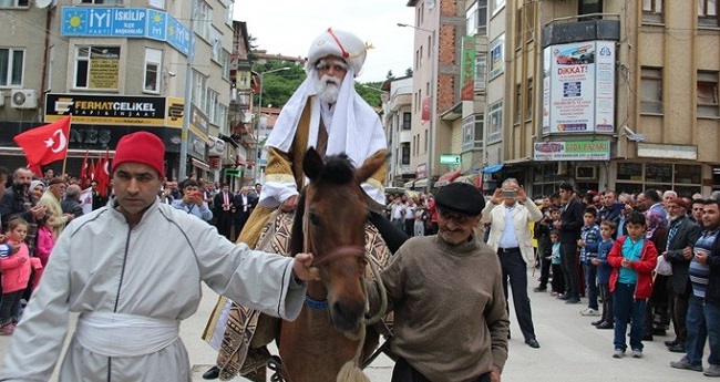 DUALARLA İSTANBUL’A FETHE UĞURLANDI