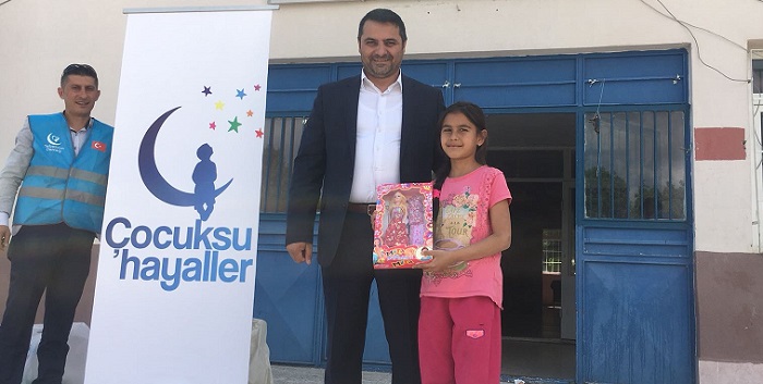 ONLARIN BİR TEBESSÜMÜ YETER