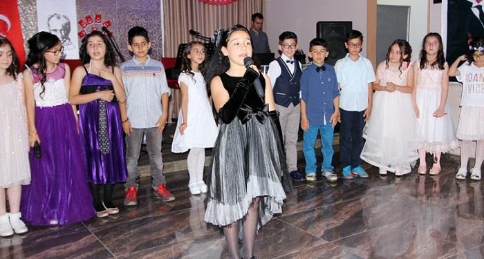 MUHTEŞEM ETKİNLİKLE VEDA ETTİLER
