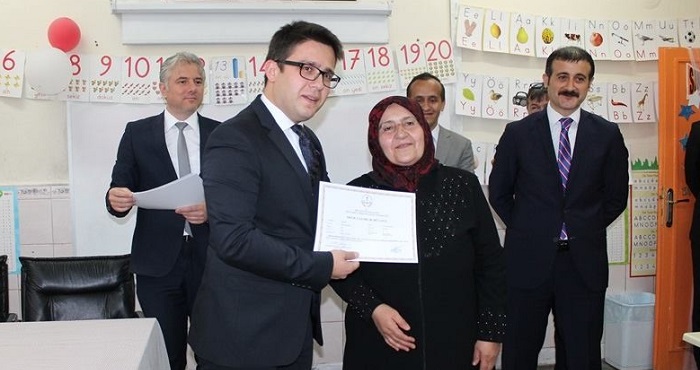 724 KİŞİ OKUMA YAZMA ÖĞRENDİ