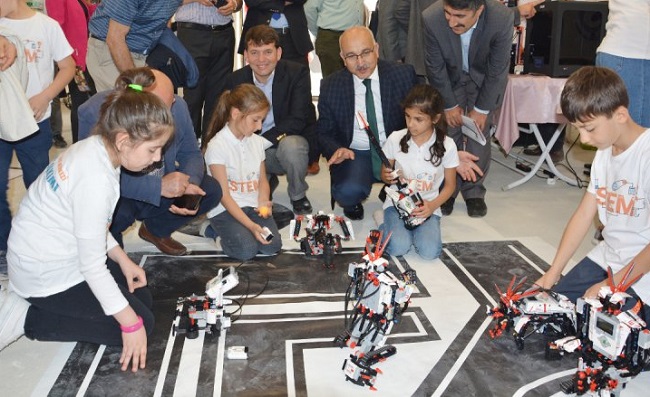ROBOTİK KODLAMA ŞENLİĞİ DÜZENLENDİ