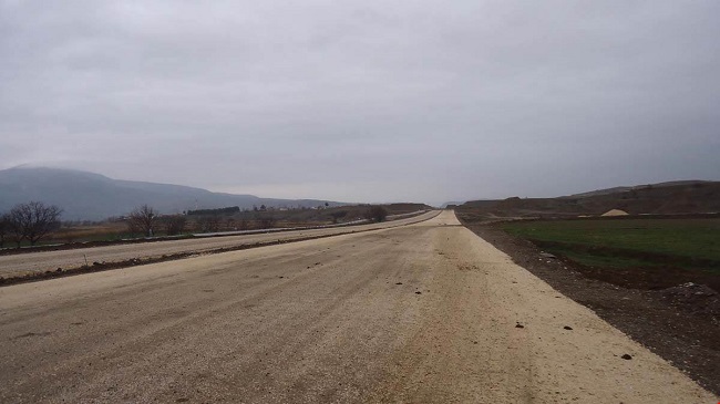 LAÇİN YOLUNDA ÇALIŞMALAR SÜRÜYOR