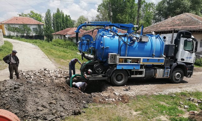 KÖYLERDE KANALİZASYON TEMİZLİĞİ YAPILDI