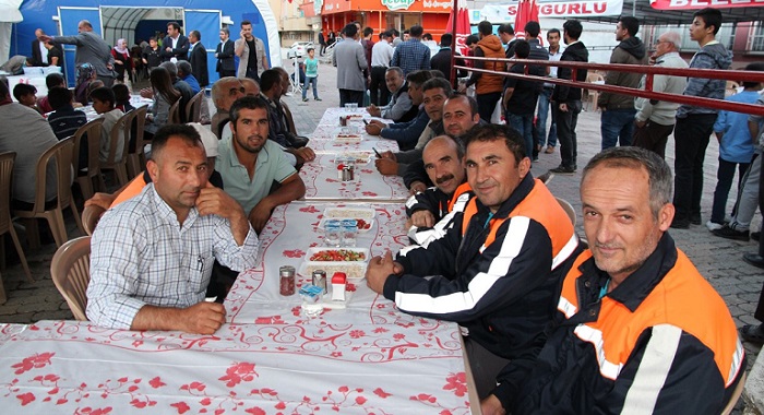 BELEDİYEDEN BİRLİK BERABERLİK İFTARI
