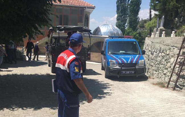 TRAKTÖR UÇURUMDAN YUVARLANDI:1 ÖLÜ