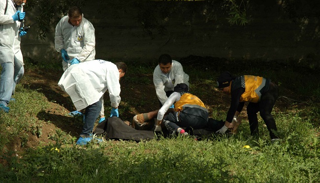 TARLADA ŞÜPHELİ ÖLÜM!