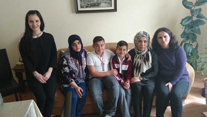 ÖĞRETMENLER AİLELERİ ZİYARET ETTİ